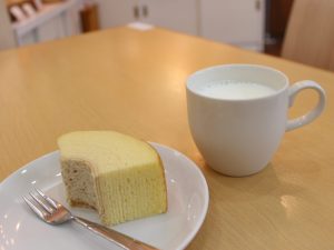 しぼりたて工房 バウムクーヘン